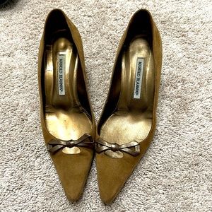 Manolo Blahnik 38 nude kitten heel pumps with bow classic EUC women’s 8